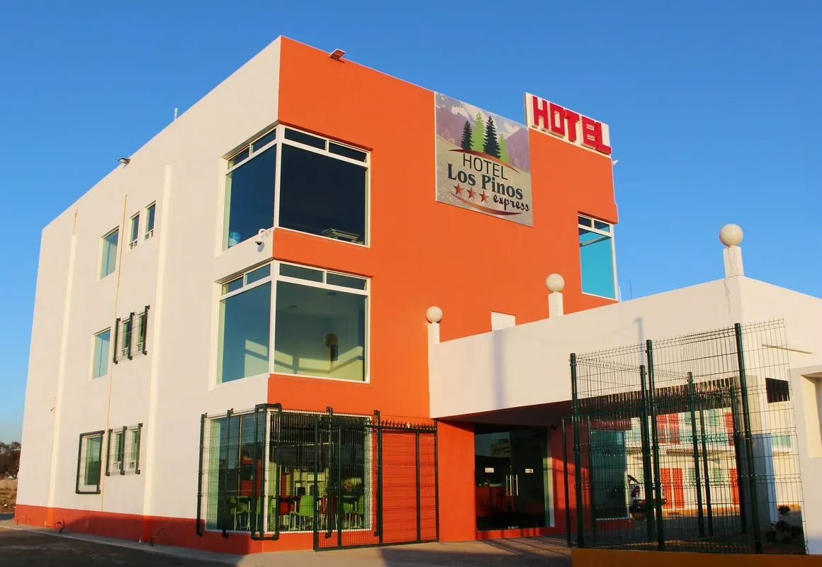 Hotel Los Pinos Express hotel hero