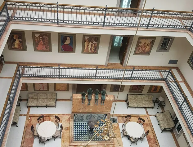 The Lorian Club hotel detail image 1