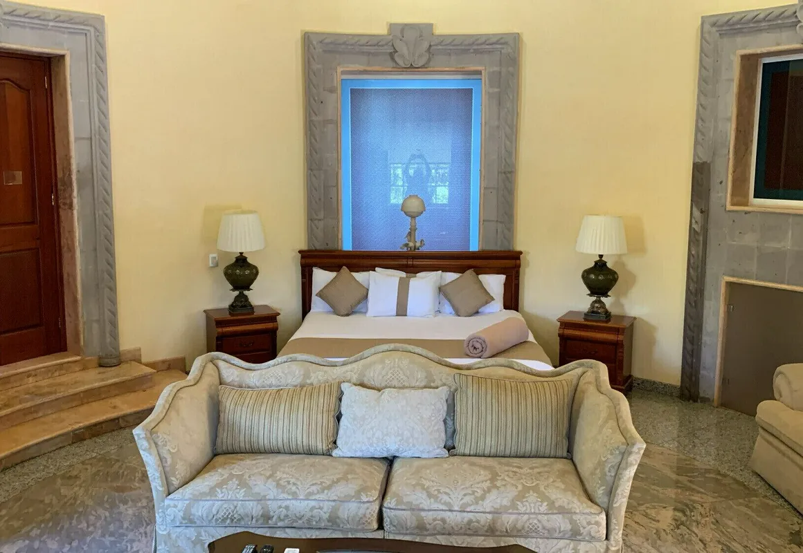 The Lorian Club hotel hero