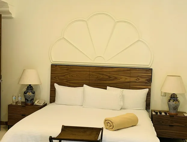 The Lorian Club hotel detail image 4