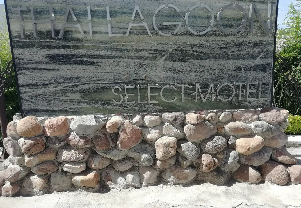 Thai Lagoon Select Motel hotel hero