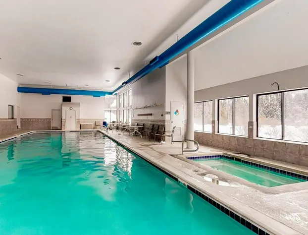 Lakeshore 1563 hotel detail image 2