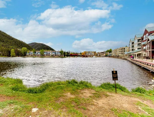 Lakeshore 1563 hotel detail image 3