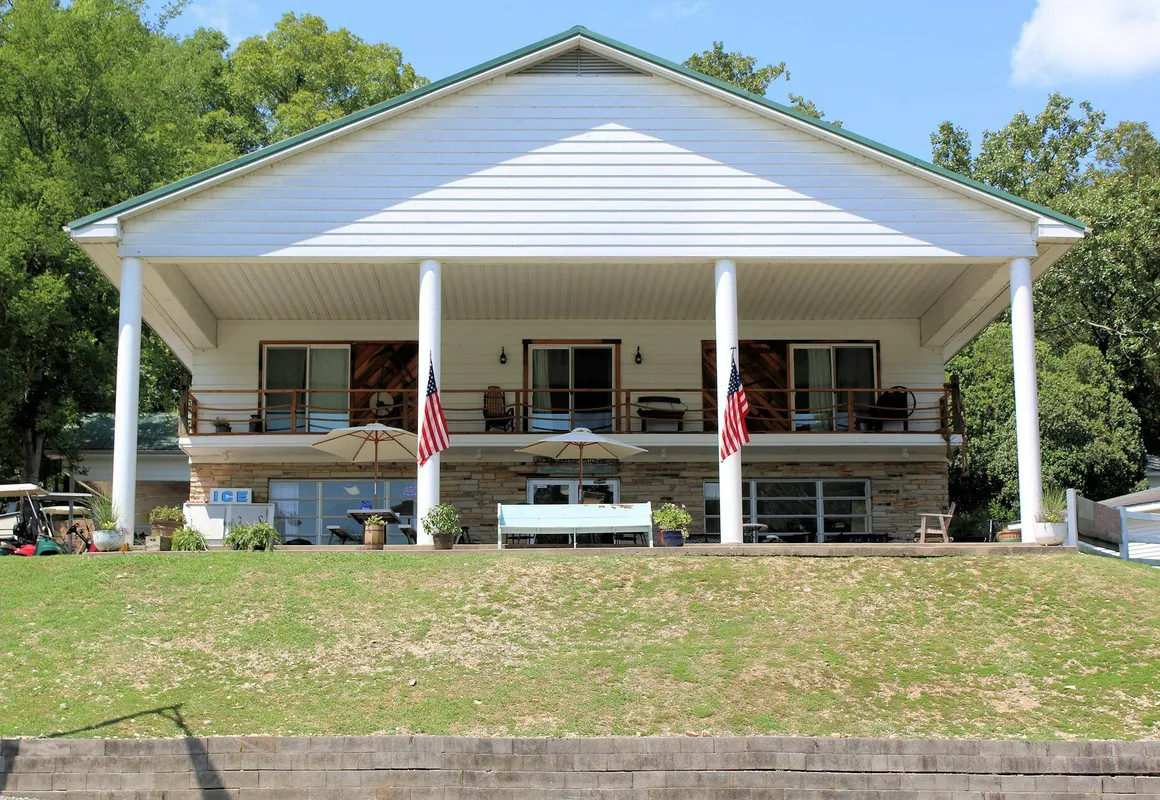 Lynnhurst Family Resort hotel hero