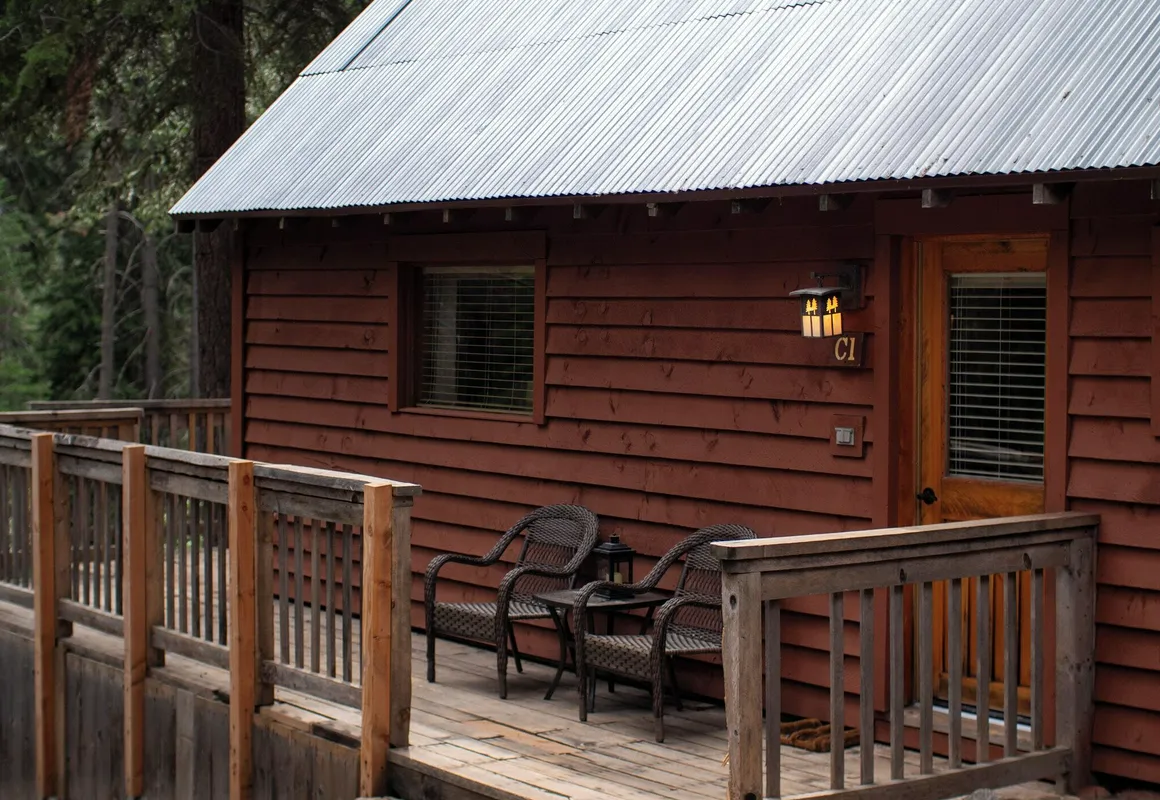 Lakeshore Resort hotel hero