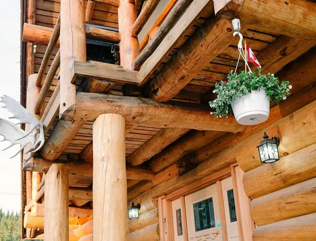 Arctic Divide Lodge hotel detail image 1