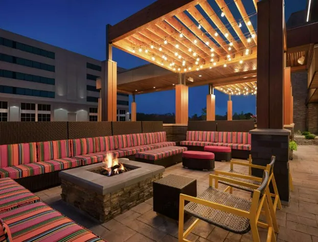 Home2 Suites by Hilton Madison Central Alliant Energy Center hotel detail image 2