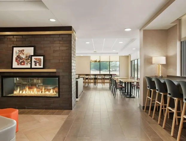 Home2 Suites by Hilton Madison Central Alliant Energy Center hotel detail image 2