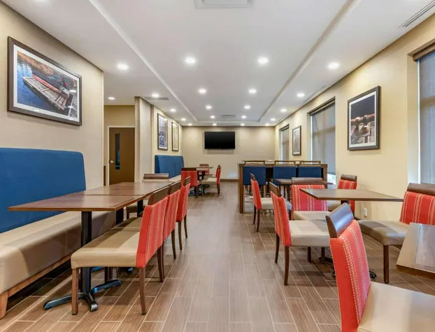 Comfort Inn & Suites hotel detail image 4