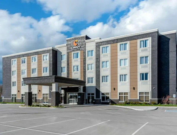 Comfort Inn & Suites hotel detail image 1