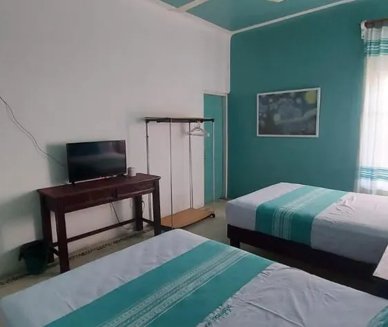 Delphinus Inn hotel detail image 4