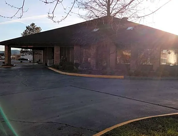 New Martinsville Inn hotel detail image 3