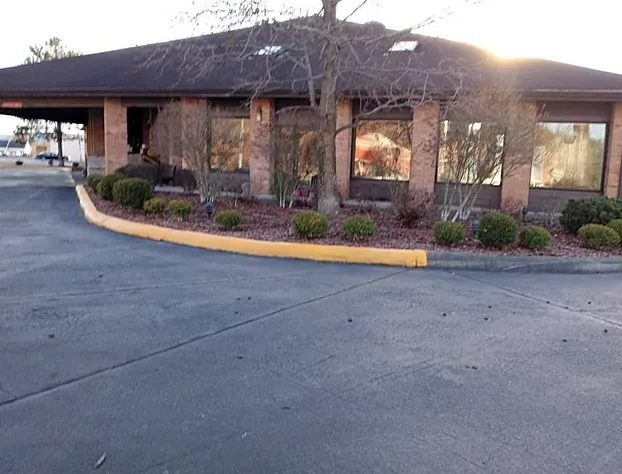 New Martinsville Inn hotel detail image 4