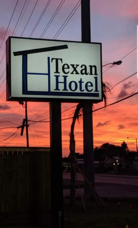 Texan Hotel hotel hero