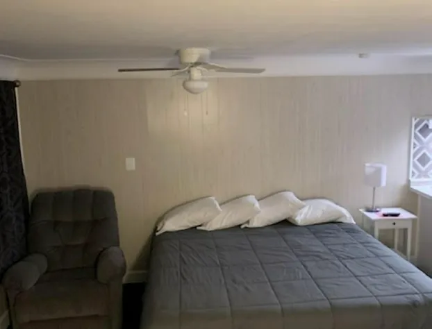 Colonial Motel hotel detail image 3