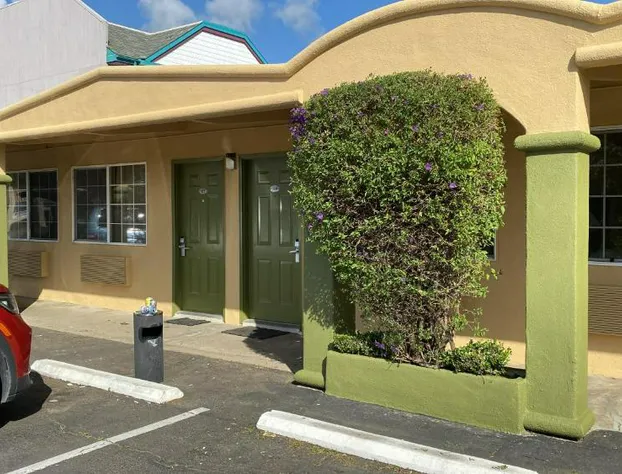 Holiday Motel hotel detail image 1