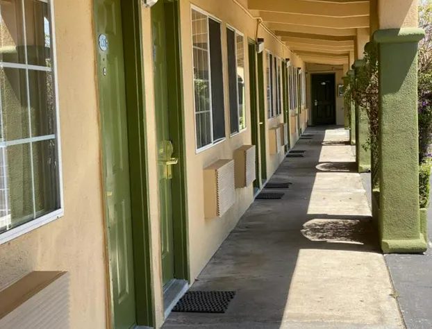 Holiday Motel hotel detail image 3