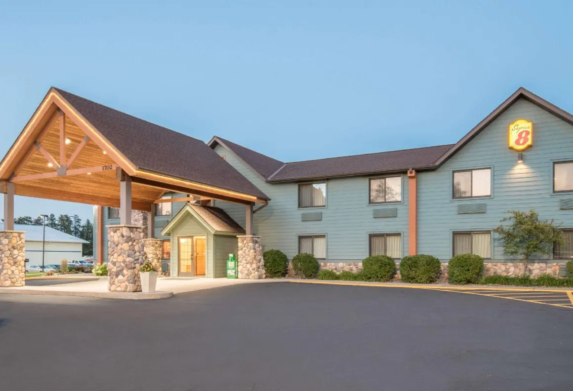 Timberlake Lodge hotel hero