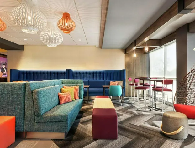 Tru By Hilton Milwaukee Brookfield hotel detail image 3