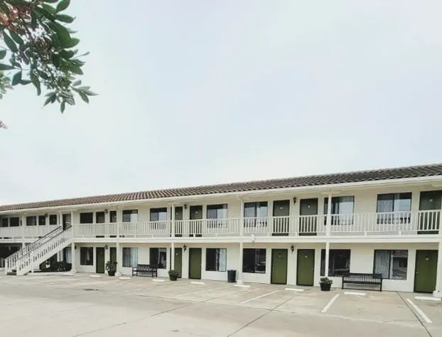 Soledad Motel 8 hotel detail image 3