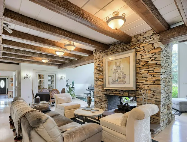 Twin Pine Manor Bed & Breakfast hotel detail image 4