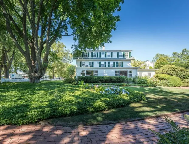 The Huntting Inn hotel detail image 2