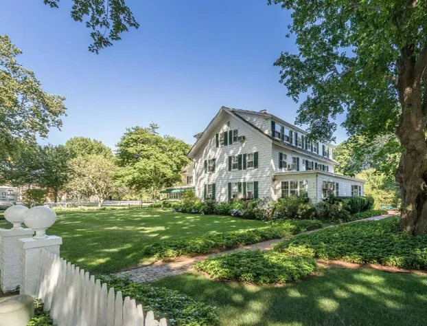 The Huntting Inn hotel detail image 3