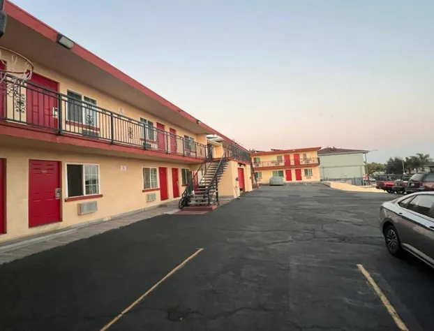 Premier Inn & Suites hotel detail image 1