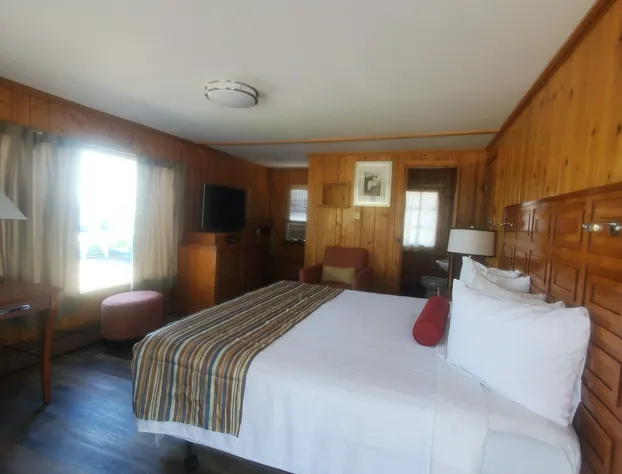 Bayview Lakefront Motel hotel detail image 4