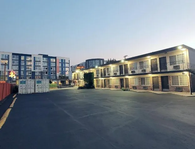 Executive Lodge hotel detail image 1