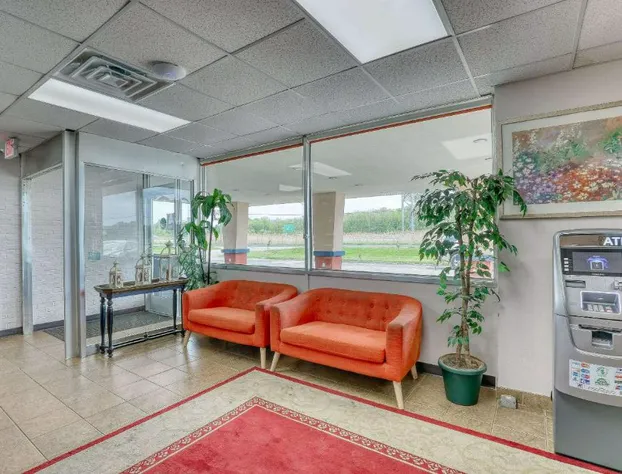 Econo Lodge Neenah hotel detail image 4