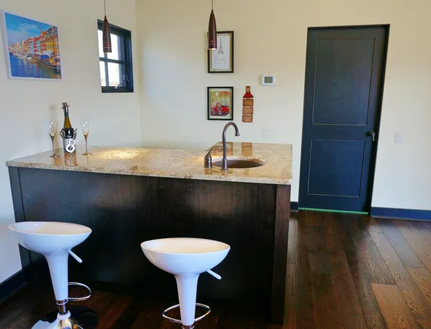 Mission Hill Lake View Villa hotel detail image 2