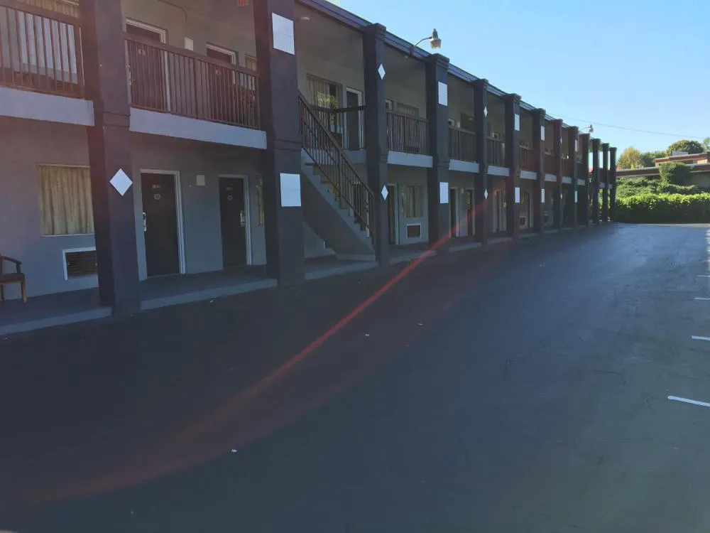 Fulton Inn hotel hero