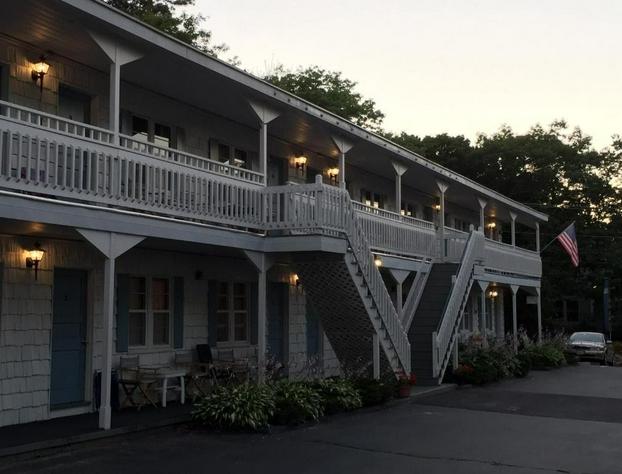 Holiday House Inn hotel detail image 1