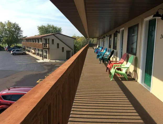 Scenic Shore Inn hotel detail image 1