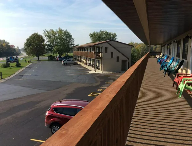 Scenic Shore Inn hotel detail image 2