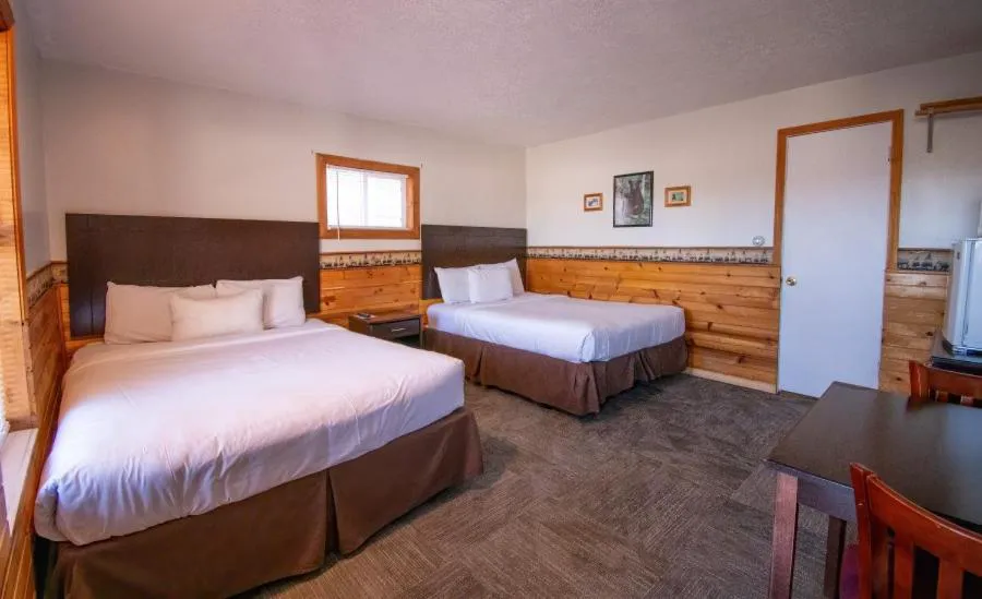 Superior Motel & Suites hotel hero