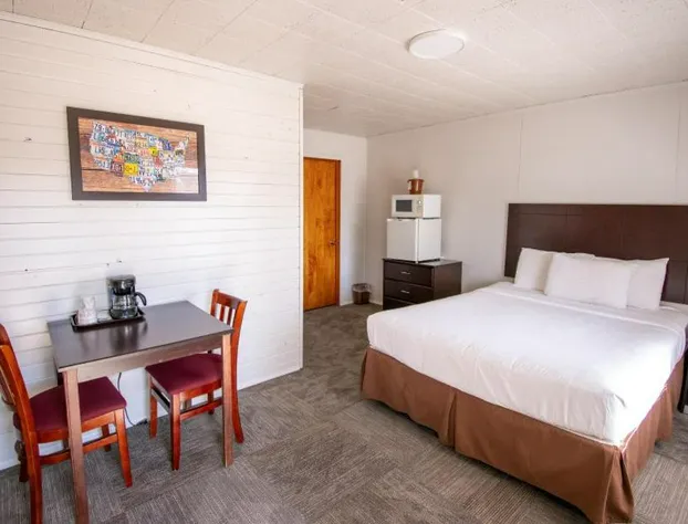 Superior Motel & Suites hotel detail image 2