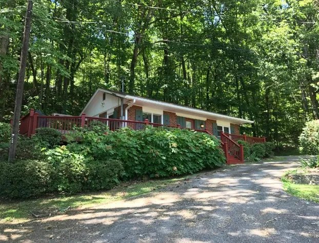 Mountain Aire Cottages, Inn, & Glamping hotel detail image 3