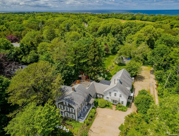 Isaiah Hall Bed & Breakfast Inn hotel detail image 1