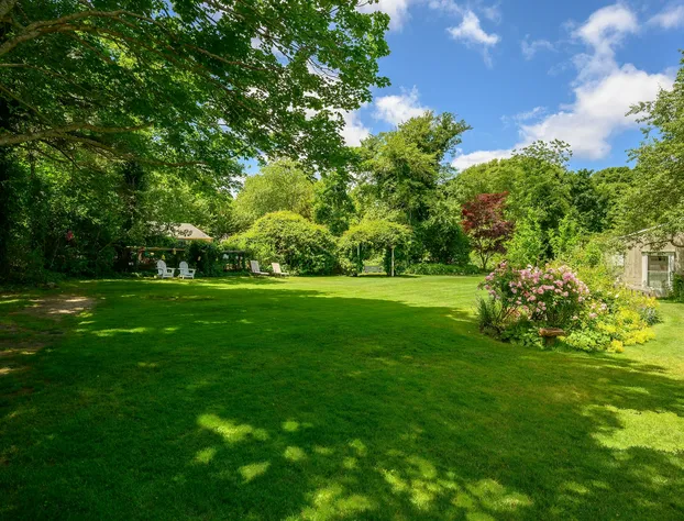 Isaiah Hall Bed & Breakfast Inn hotel detail image 4