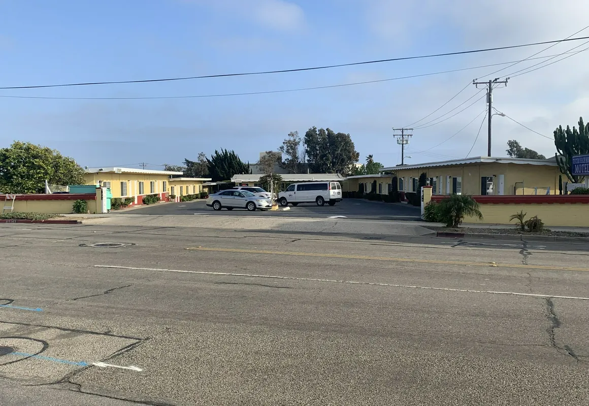 Ventura Beach House Motel hotel hero