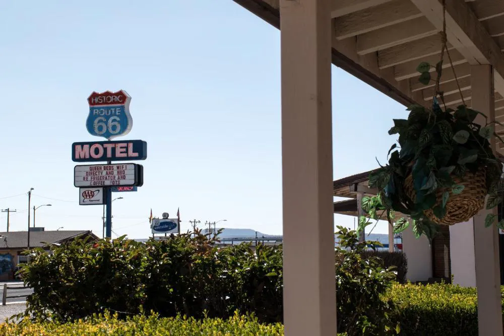 Historic Route 66 Motel hotel hero