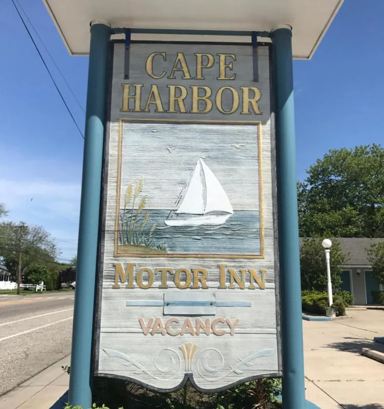 Cape Harbor Motor Inn hotel hero