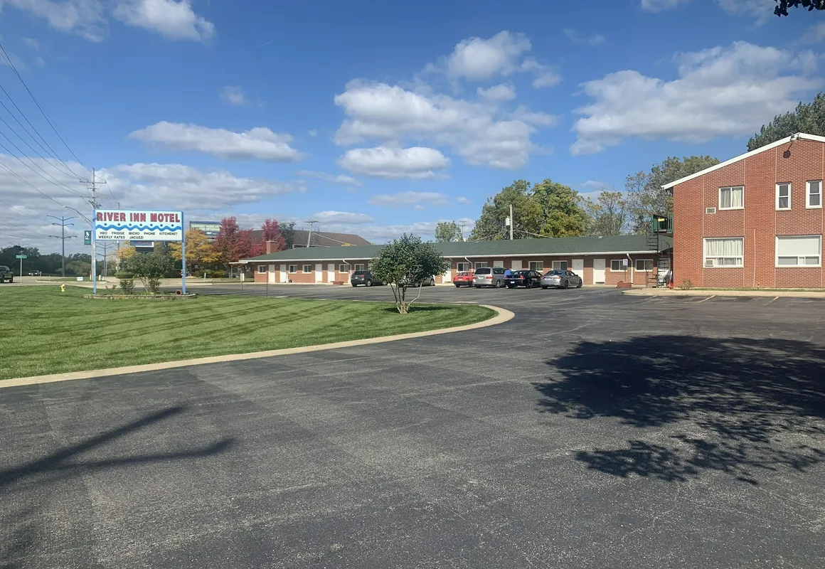 River Inn Motel hotel hero