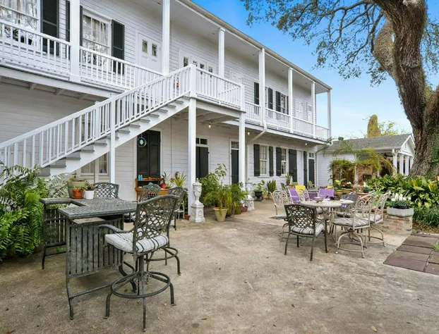 Ashton's Bed and Breakfast hotel detail image 1