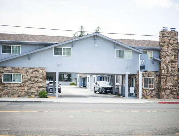 Deluxe Inn hotel detail image 1