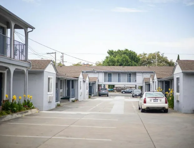 Deluxe Inn hotel detail image 4