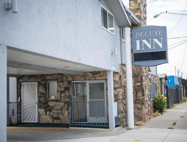 Deluxe Inn hotel detail image 1