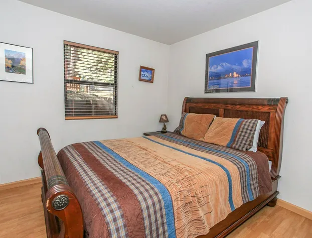 Four Seasons Retreat hotel detail image 3